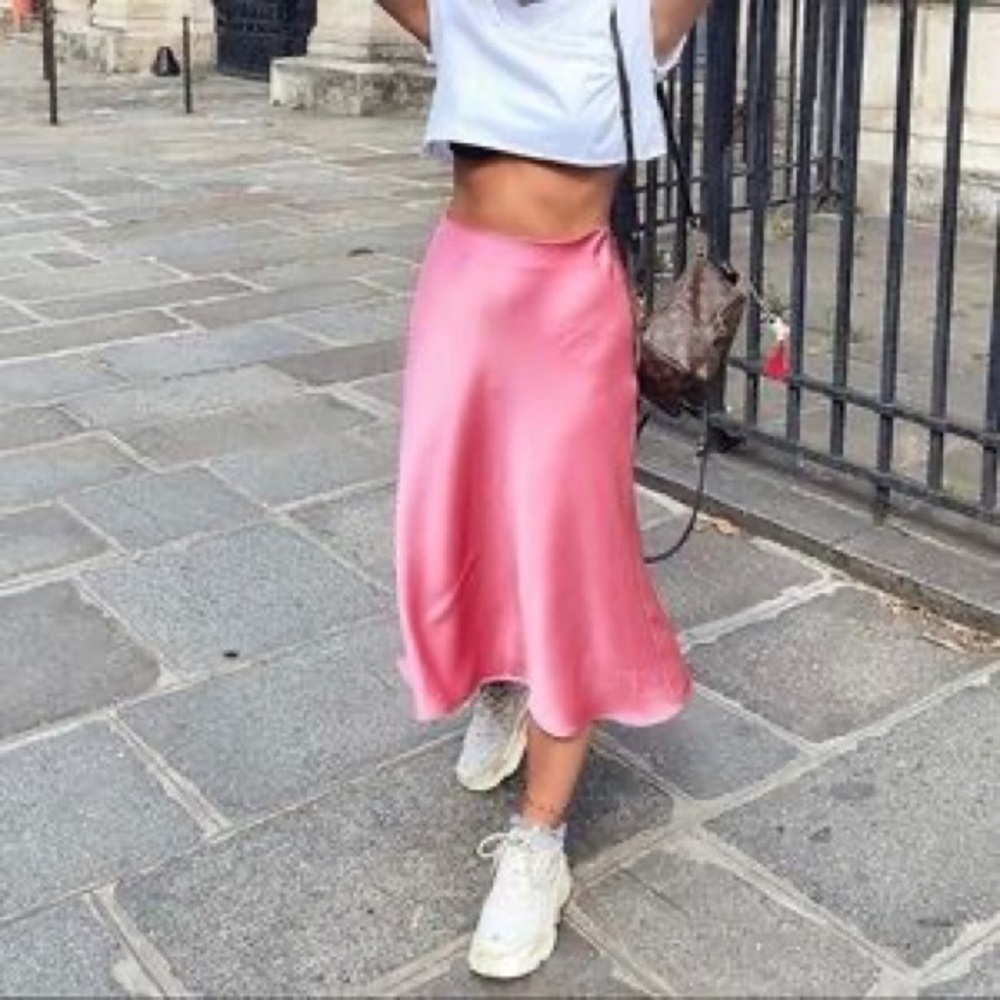 (FREE) Zara Pink Satin Skirt M